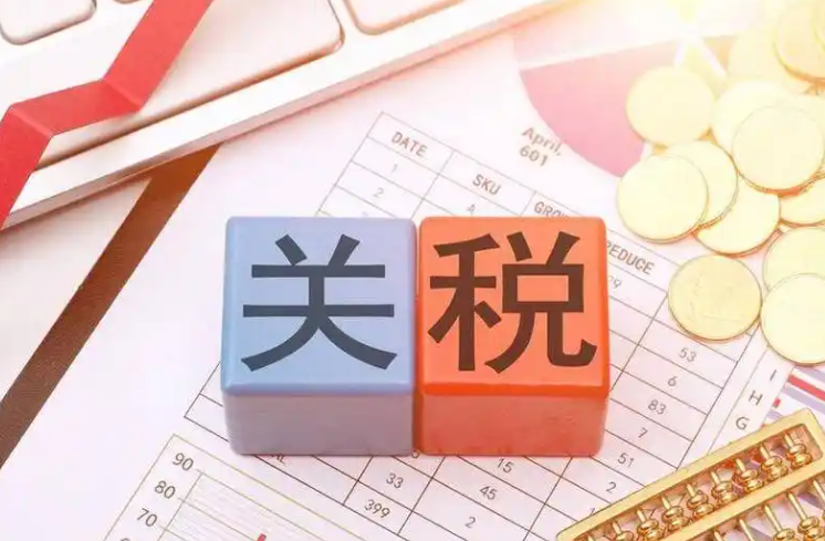 关税致物价波动，美国消费者如何抉择（抢购囤货还是延迟下单）