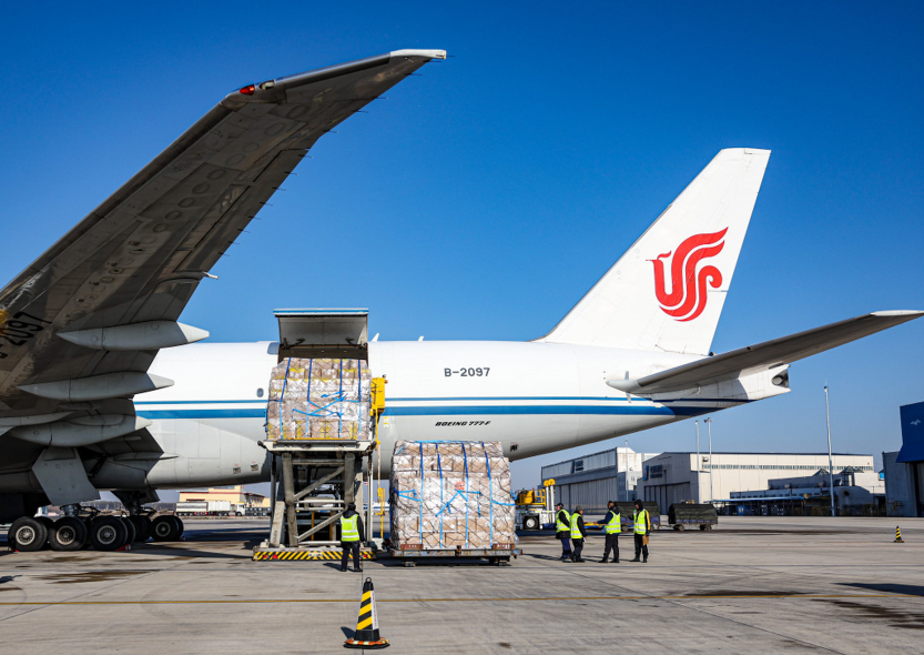 国际空运和国际海运的区别是什么？如何选择更合适的运输方式？
