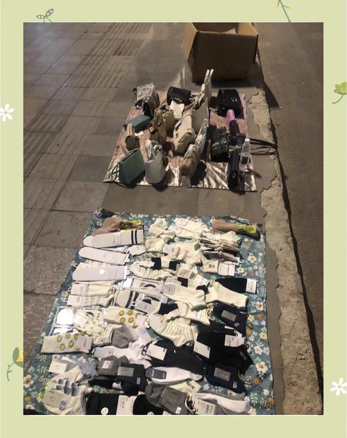 两位美国小伙创业卖袜子，年营收干到2.5亿美金
